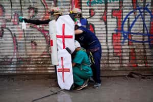 【如夢似幻的地球 24小時】11/19 智利示威場上的醫療志工