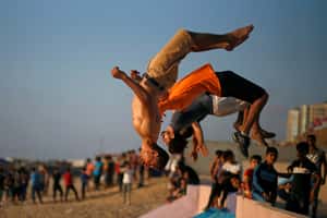 【地球 24小時】07/10 翻滾吧，少年