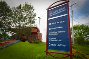 從奇蹟礦物到致命粉塵  加拿大「石棉鎮」公投改名字