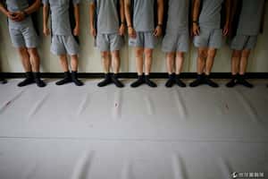 南韓跳芭蕾舞的軍人們