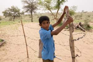搭船騎馬去學校  亞太兒童的上學路