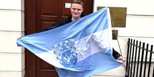 融四歲能讓梨，他20歲已建國　自由共和國維迪斯有國旗、護照和400公民