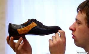 非洲藍色新時尚──拿魚皮來做「魚革」