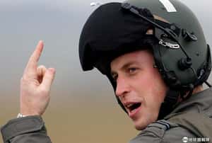 急尋自拍成癮者和手機喪屍  英國募兵廣告：你的軍隊需要你