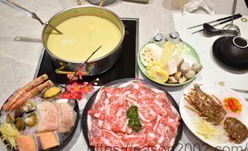 桃園精緻鍋物推薦 | 饗樂鍋JoyPot 網美火鍋店 活體海鮮 產地直送新鮮蔬食自助吧吃到飽 平日加價NT$329，還可以吃鮮肥龍蝦