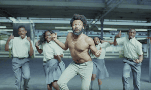 美國爆紅歌曲《This is America》在談些什麼？