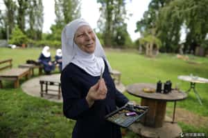 為了治病和女性獨立  「大麻修女」在加州