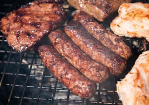 一個烤肉各自解讀？法國議員稱男人為顯陽剛不願少吃肉