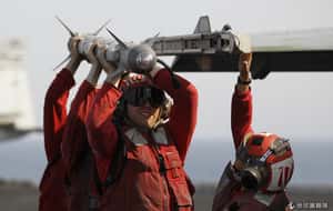 伊拉克危機 美國空投物資援助難民