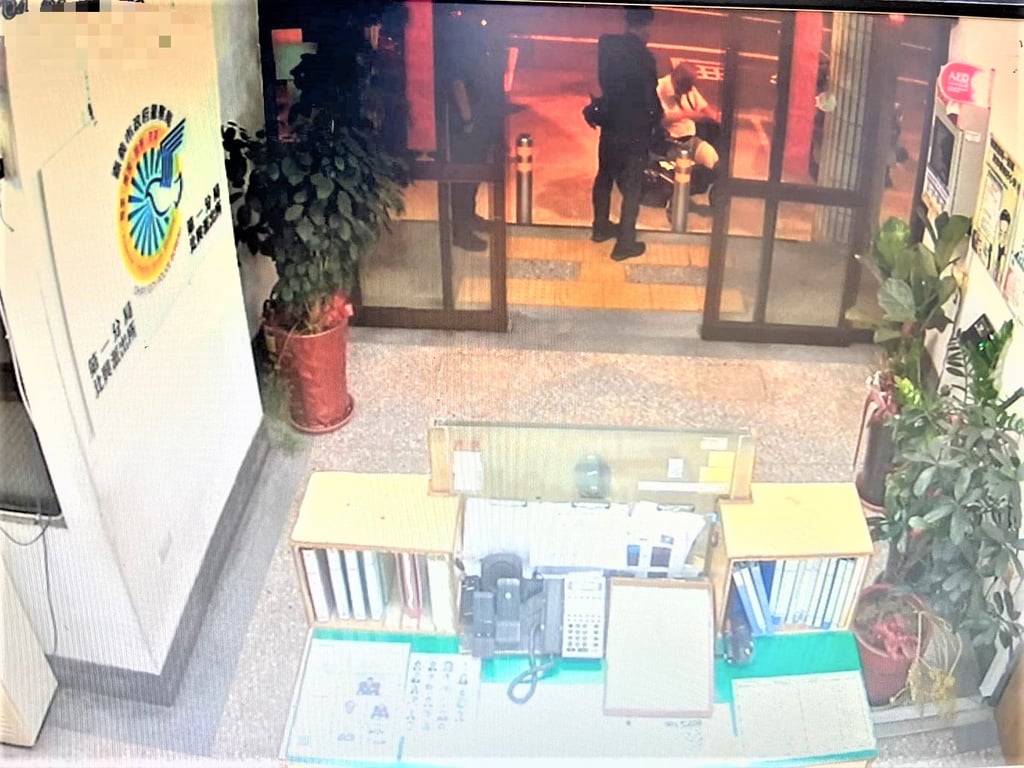 電動車電力不足　北興熱警協助充電