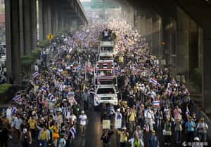 回應動亂  泰國宣布解散國會