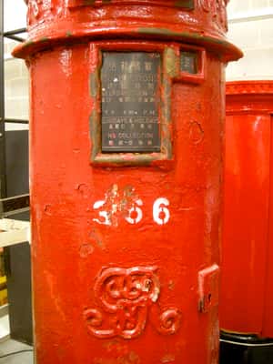 香港改造英殖民時代郵筒惹議