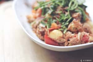 改燈光換小盤   吃得更節制