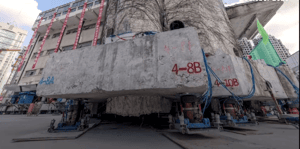 中國版《霍爾的移動城堡》：上海老大樓長腳移動62公尺