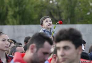 不能這樣當了又當  亞美尼亞政壇的和平革命