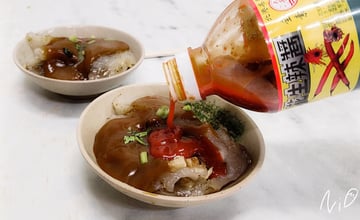 [雲林崙背]阿火肉圓。油泡筍丁瘦肉圓搭配濃厚甜甜鹹鹹的特製醬料 #六十年老店