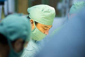 醫生有床睡不得  醫院裡的「睡不飽」文化