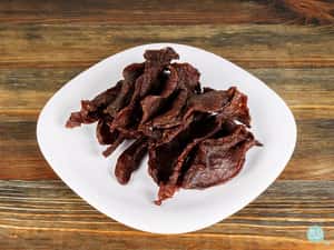 肉乾怎麼做的？為什麼牛肉乾絲絲分明、豬肉乾香軟多汁、肉紙又輕薄脆口？