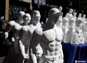 【不只六塊肌的地球 24小時】07/28  復仇者聯盟雕像版