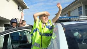 男童打緊急專線邀慶生 紐西蘭警察：我們來了!