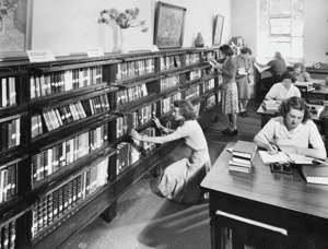 【地球圖書館】「相信愛情的力量」言情小說讓男女主角、讀者、圖書館與出版社都得到美好結局？