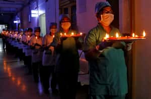 【地球 24小時】04/05 點點燈火，點點希望