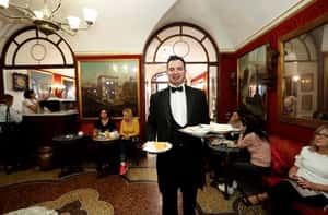 房租從60萬變400萬  羅馬百年咖啡館面臨經營危機