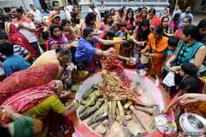 印度色彩節-上    用熊熊大火拉開序幕