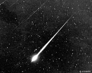 點點星光劃破夜空 來看看天文奇景流星雨