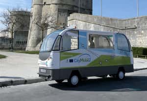 搶先國際大廠！希臘無人自動駕駛巴士上路載客