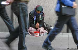 瑞典男偷iPad 只為嫁禍乞丐是小偷