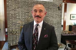 大使與嘴上的一撮毛：美國駐韓大使敗給天氣 剃掉嘴上爭議鬍鬚