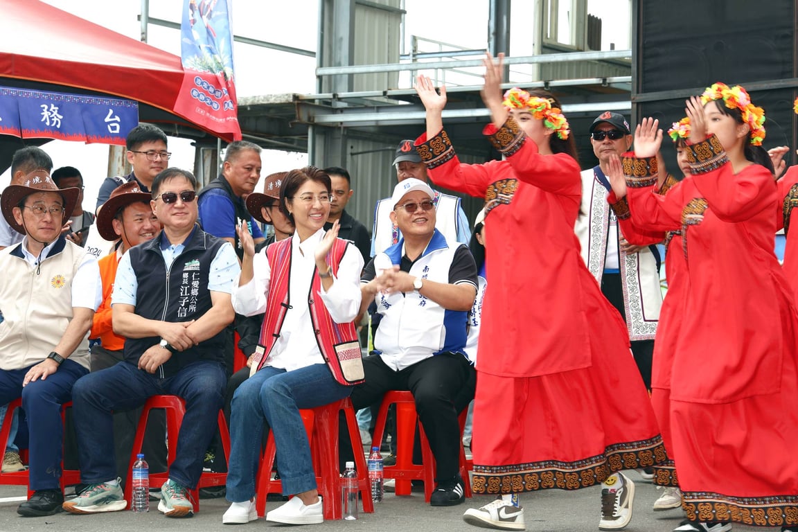 雲南美食及特色文化清境長街宴熱鬧開席宣示2025清境火把節即將登場