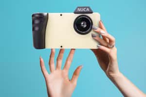 每按一下快門，就有一人受害　藝術家打造AI深偽相機，盼大眾正視假裸照風險