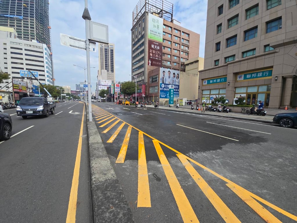 透地雷達立功！高市博愛一路北上近龍德新路口地下孔洞提早完成搶修開放通行