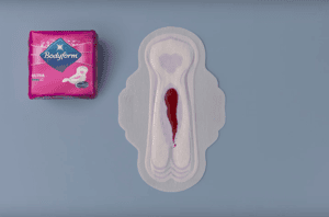 月經不該是藍色的！ 英國公司推出另類衛生棉廣告