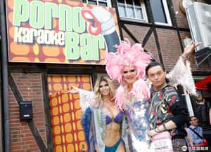 德國第一間「情色KTV酒吧」開幕 邀請客人為色情片配音