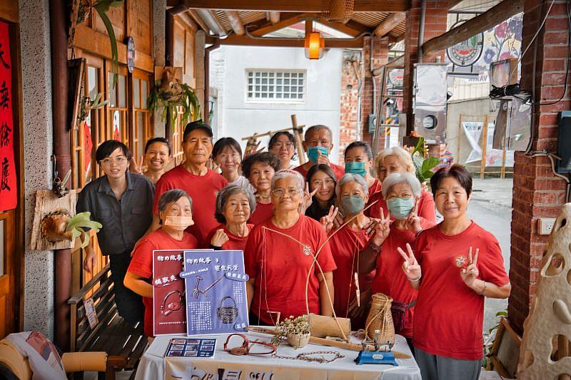 南臺科大USR攜手左鎮長輩推「拾光舊物市集」 喚醒地方記憶