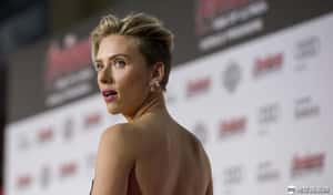 被逼到求助警局 史嘉蕾喬韓森：狗仔隊會害死第二個黛安娜王妃