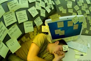 眼神死、鼻毛外溢、身體腫脹...   讓「艾瑪」告訴你上班族未來的模樣