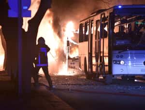 趁等紅燈發動炸彈攻擊   土耳其首都再遭恐攻