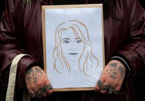 「她只是在走回家」 英國女子夜行疑遭警謀殺引爆怒火