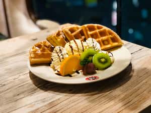 Waffle 跟 pancake 有什麼不一樣？鬆餅家族英文大解密！