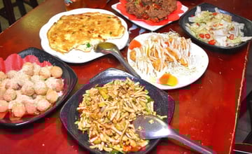 台北東區熱炒推薦 | 台北市民大道完鍋子熱炒 提供150道菜色供你選擇 還有多項酒精飲品 下班時間人氣爆棚推薦