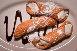 長得就像那一根  義大利《教父》甜點卡諾里卷