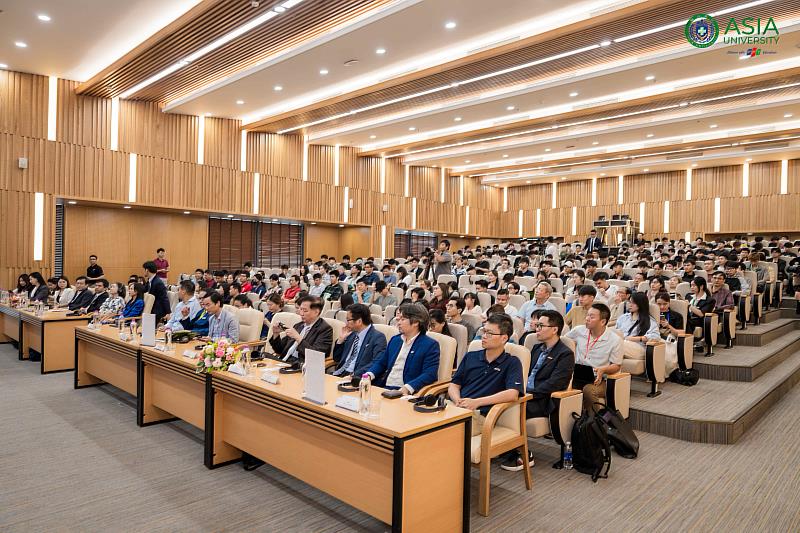 亞大赴越南FPT大學招生，推動「2+2學位」學程