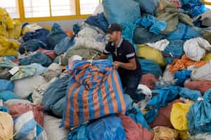 以色列一次送到巴勒斯坦 遲到八年的10噸郵件來了