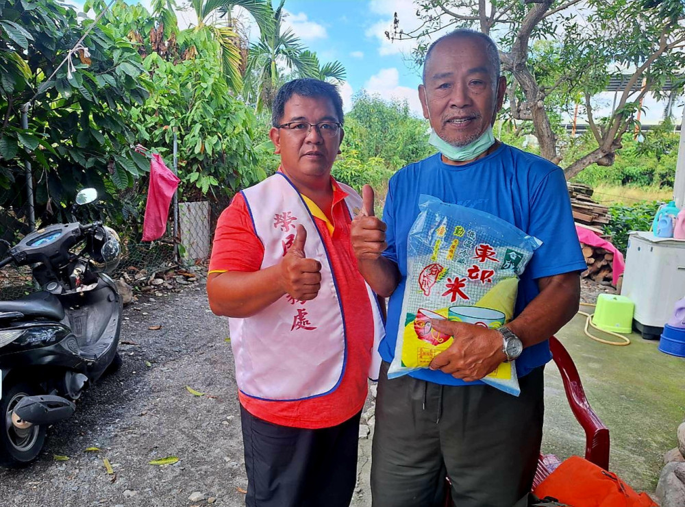  屏東榮服處訪視颱風撤離榮民眷 表達關懷慰問 