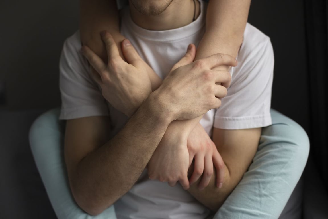 壽星撿屍女大生性侵！一旁5人不救還「插入、掐奶」　喊：一個一個來X