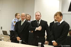 人人平等  挪威殺人魔上大學